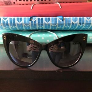 Cat eye brand new sunglasses (without tags) & case